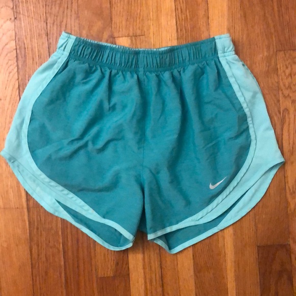 Nike shorts - Picture 1 of 2